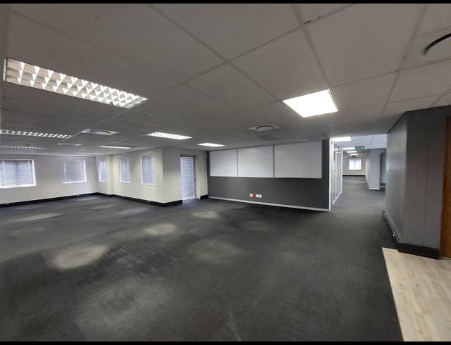 389M² OFFICE TO LET IN GREENSTONE HILL